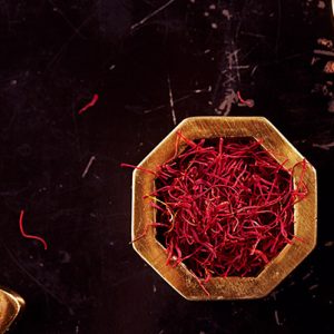 Saffron là gì? Vì Sao saffron lại có giá đắt đỏ như vậy?